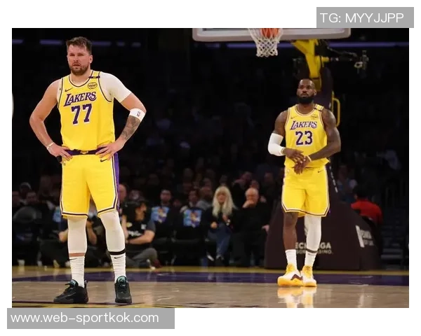 詹姆斯创纪录26年内6场比赛25分5篮板5助攻东契奇紧随其后5场表现出色 詹姆斯创纪录26年内6场比赛25分5篮板5助攻东契奇紧随其后5场表现出色